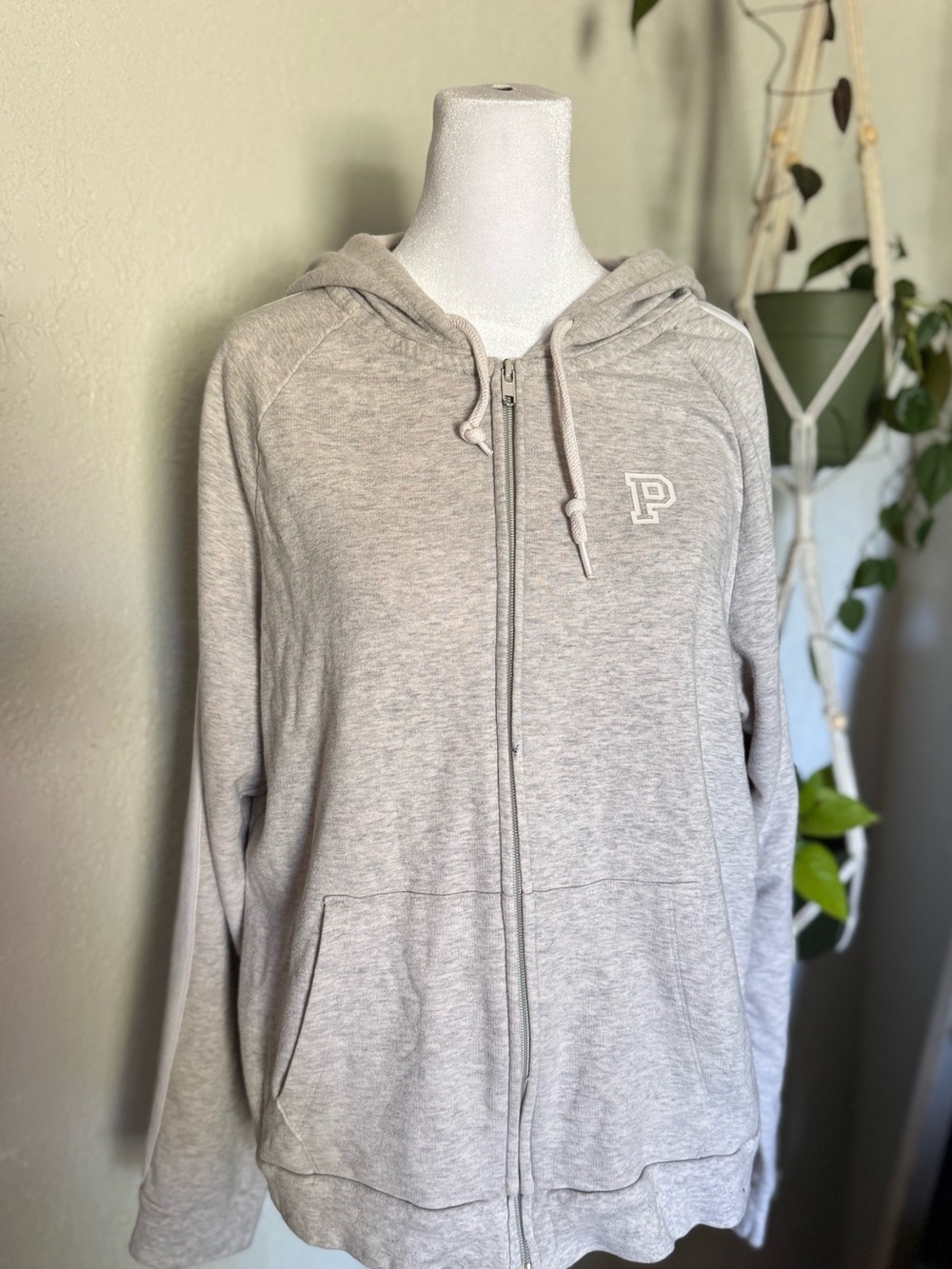 PINK Victoria's Secret Light Gray Zip-Up Hoodie with P Logo